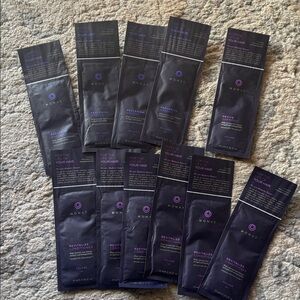 Monat Revitalize Shampoo - Purple and Black